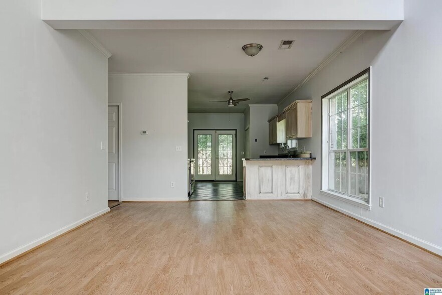 Building Photo - 1505 Savannah Park