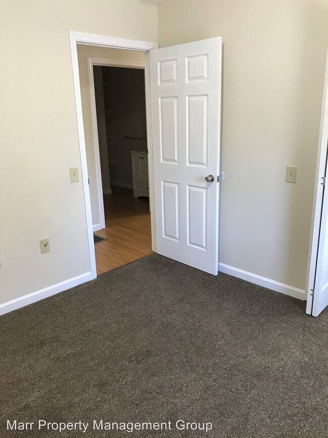 Building Photo - 1605 N Mulberry St