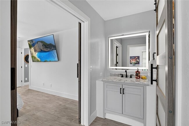 Building Photo - 5270 Berkeley Dr