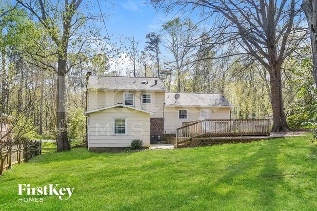 Building Photo - 2104 Gracewood Dr