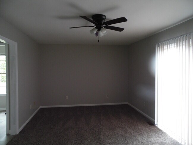 Building Photo - 3811 Sugar Creek Dr