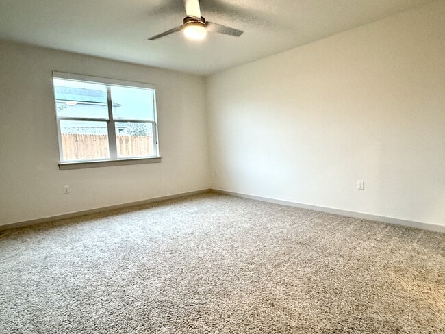 Building Photo - 13916 Lubeck Dr