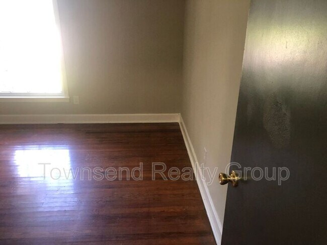Building Photo - 3026 Amity Garden Ct
