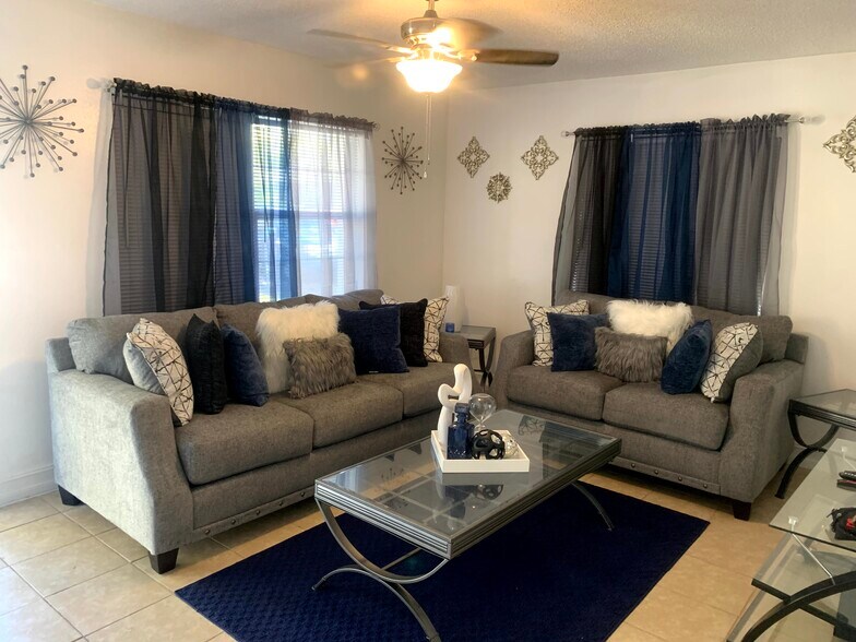 Living Room - 4134 12th Ave S