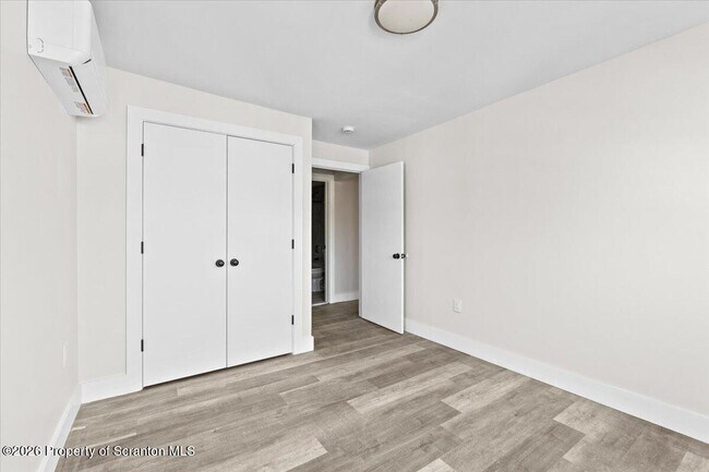 Building Photo - 840 Clay Ave