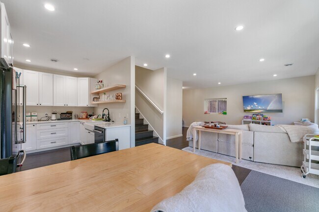 Building Photo - 645 US-12