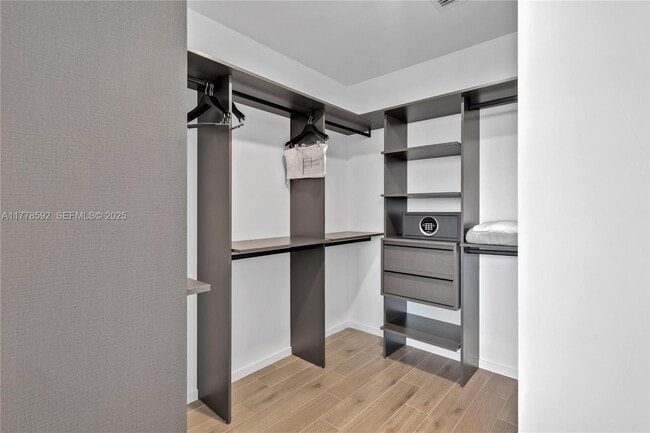 Building Photo - 398 NE 5th St