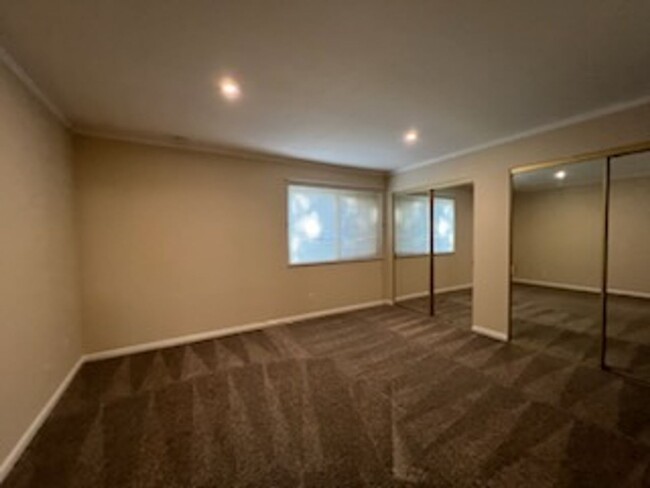 Building Photo - $2650- 2bed/1bath San Jose Condo Snell Nea...