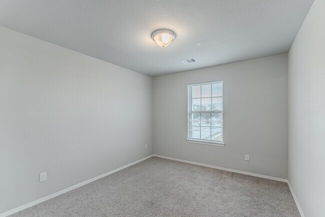 Building Photo - 25706 Boxwood Hedge Ln