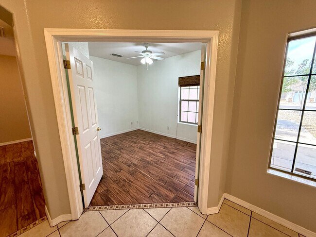 Building Photo - 2116 Roy Rogers Way