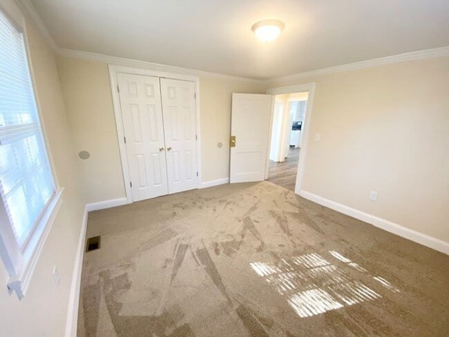 Building Photo - 2 Bedroom Home w/ a huge deck and yard