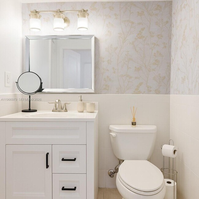 Building Photo - 17021 N Bay Rd