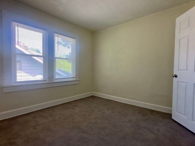 Building Photo - 3245 Boulevard Pl