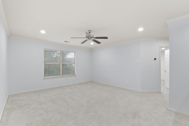 Building Photo - 15811 Vinemoss Ln