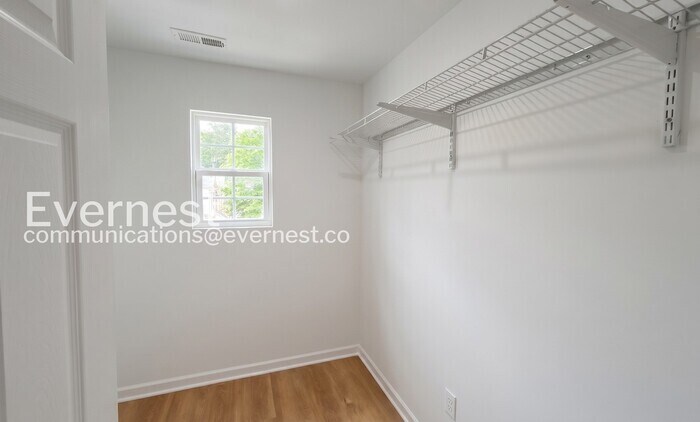 Building Photo - 853 Langston Trce