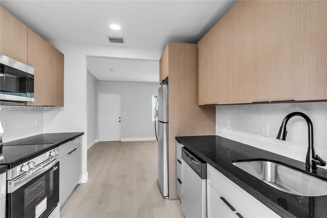 Building Photo - 351 NE 82nd St