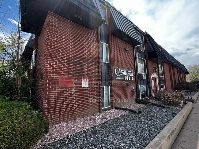 Building Photo - 1005 Robertson St