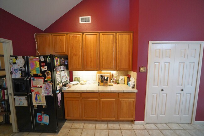Building Photo - Gorgeous Home in the Coveted Greenshire Subdivision - Realtor Commission: $400