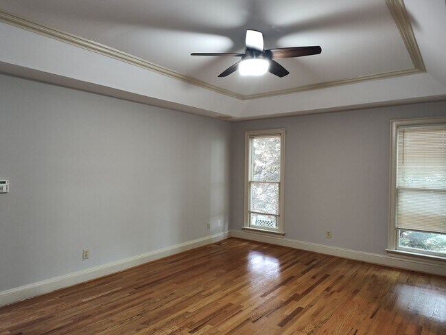 Building Photo - Stunning home located in the Popular Piper Glenn Community!