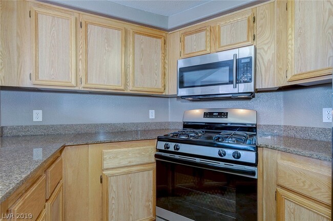 Kitchen - 10550 W Alexander Rd