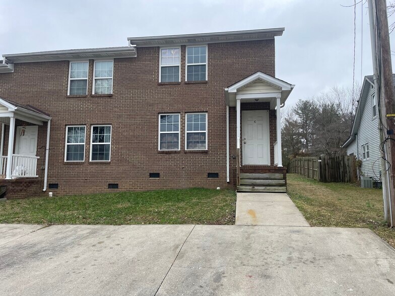 Primary Photo - 110 Pettus Pt
