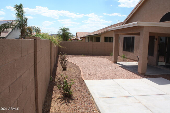 Building Photo - 6757 W Avenida Del Rey