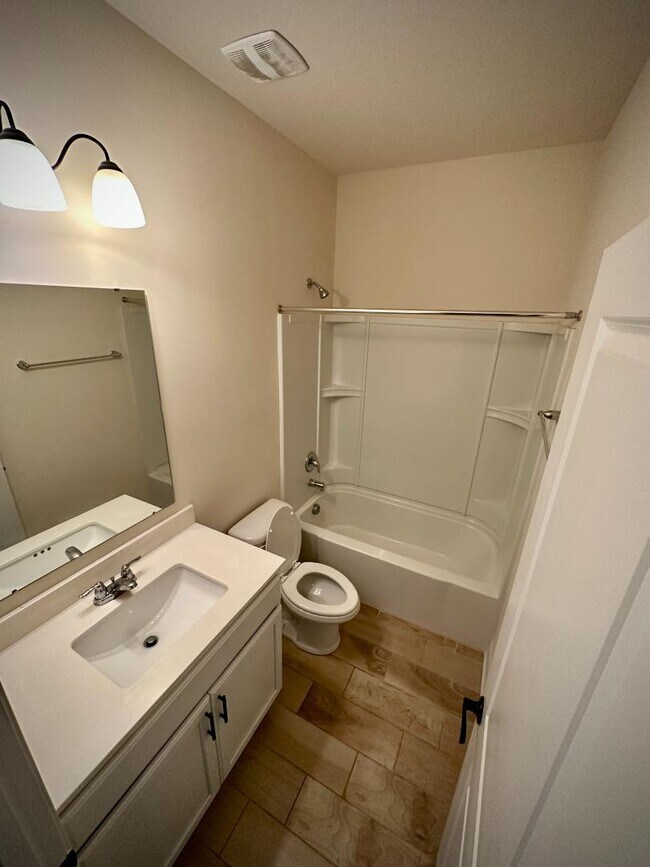 Building Photo - 236 Wooden Wheel Ln