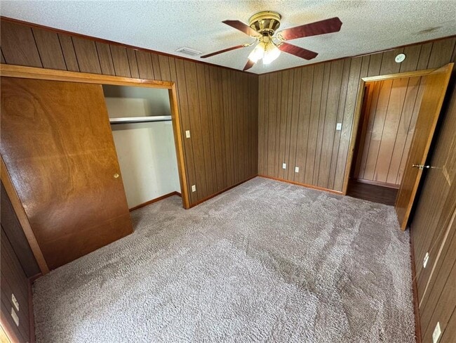 Building Photo - 24 Bethel Forest Dr S