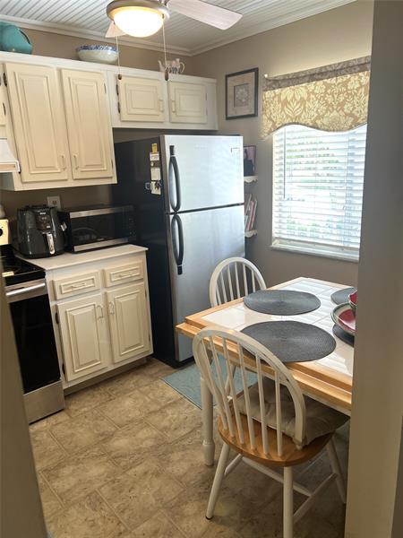 Building Photo - 4801 Martinique Pl