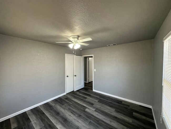 Building Photo - APPLY FOR THIS BEAUTIFUL HOME TODAY!