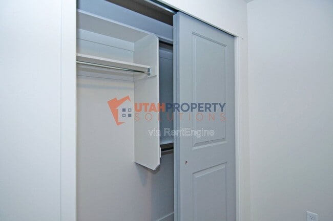 Building Photo - 963 W 540 S