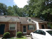 Building Photo - 2359 Parrot Ln