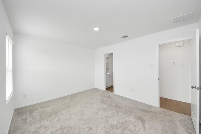 Building Photo - 3037 Pensacola Dr