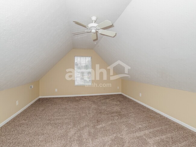 Building Photo - 1822 Hunters Hill Blvd