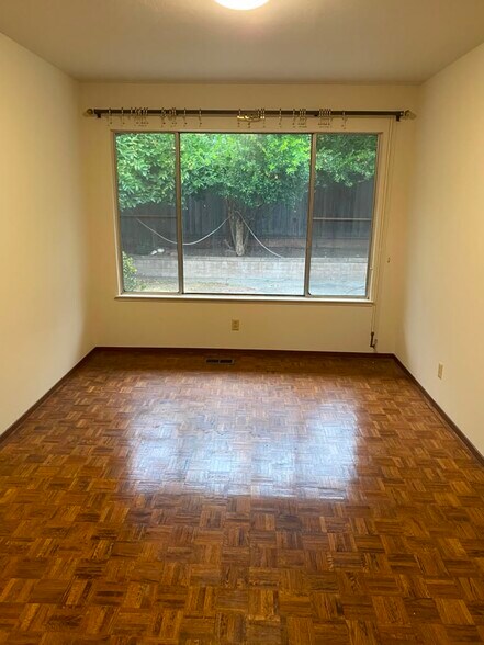 Building Photo - 10163 Riedel Pl