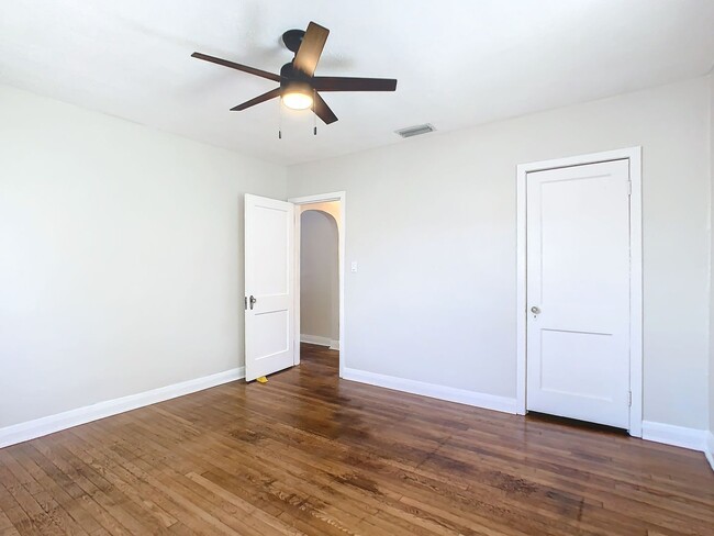 Building Photo - Renovated Seminole Heights Home w/Bonus Room!