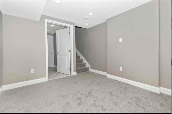 Building Photo - 1112 Rutland Ave