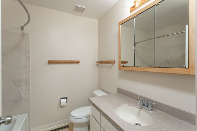 Building Photo - 1017 Kingston Ln