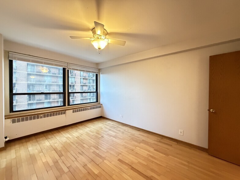 Building Photo - 4180 N Marine Dr
