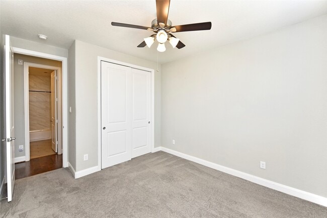 Building Photo - 5502 Camaguey St
