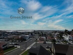 Building Photo - 2410 Albatross St