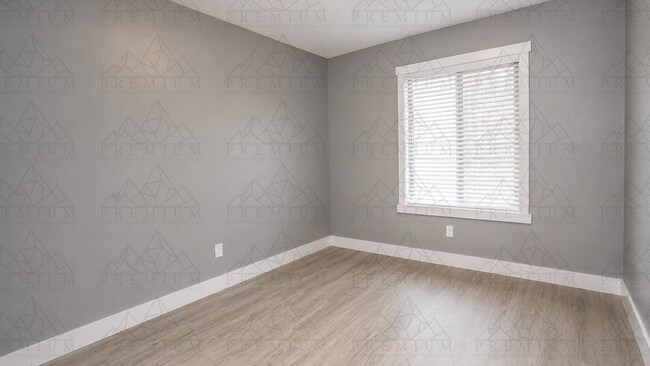 Building Photo - Renovated 3 bed 2 bath coming soon!