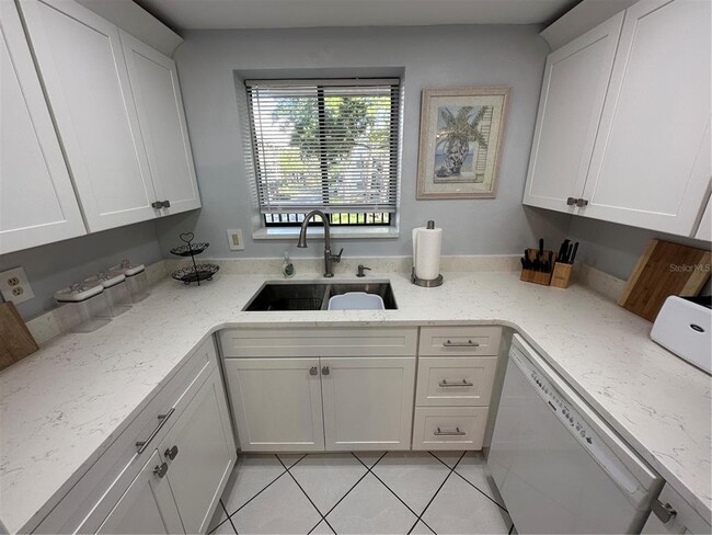 Building Photo - 2700 Bayshore Blvd