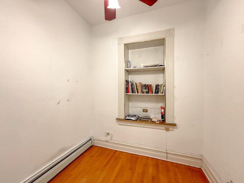 Building Photo - 2857 W Shakespeare Ave