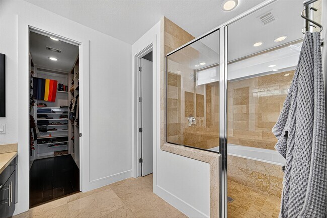 Building Photo - 1232 W 24th St