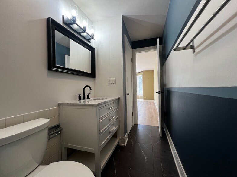 Building Photo - 2500 Windsor Mall