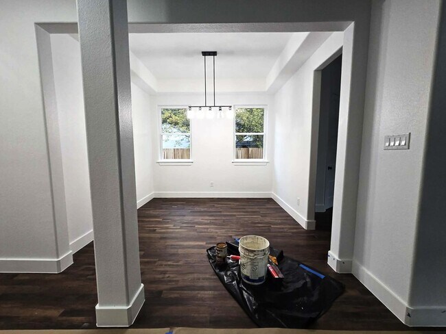 Building Photo - 14811 Wallach Dr