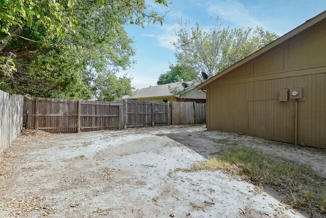 Building Photo - PEPERPORT.3914/3916