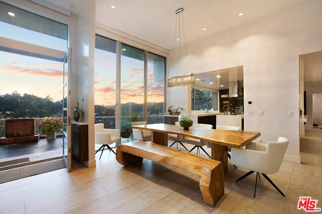 Building Photo - 2766 Ellison Dr