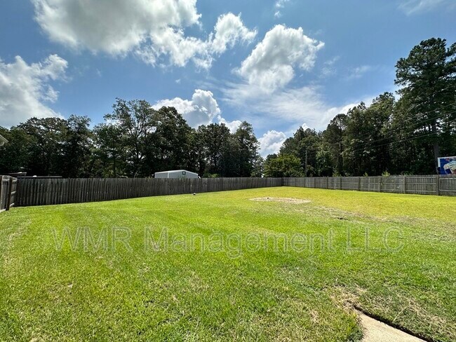 Building Photo - 223 Woodland Dr